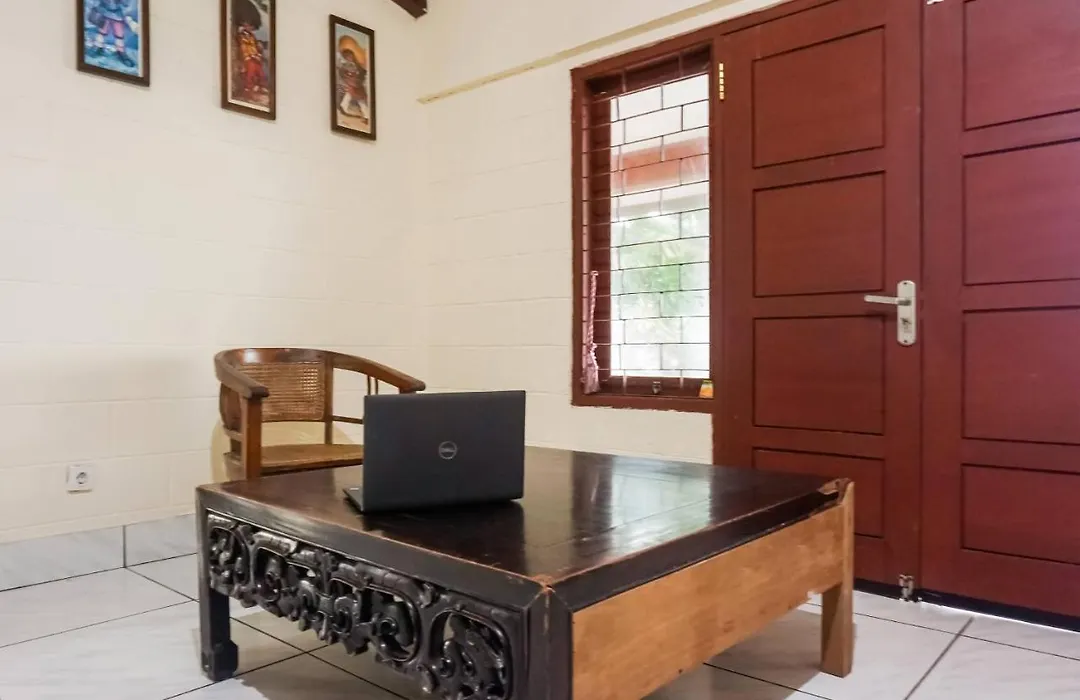 Oyo 91218 Villa Karang Sono-1